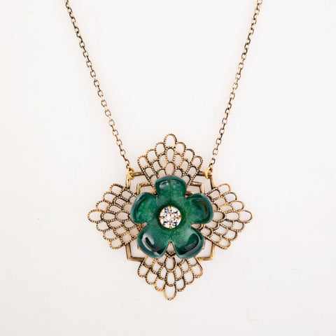 Unique emerald green necklace