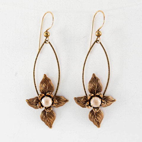 Dangle flower earrings